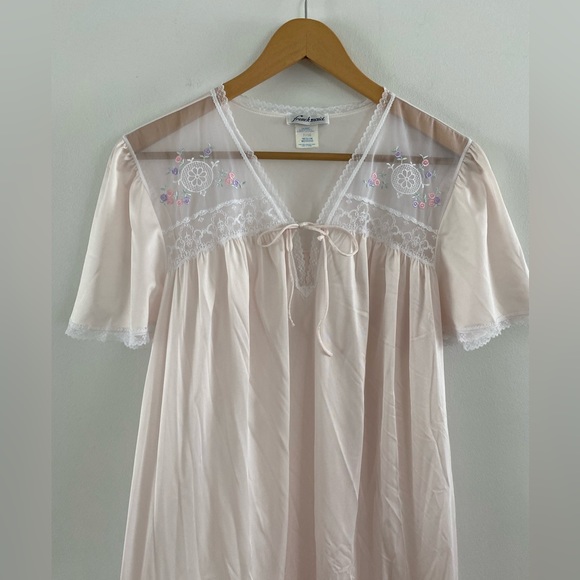 Vintage 80s Light Pink Lacey Slip Dress w/ Floral Detail - Picture 5 of 7